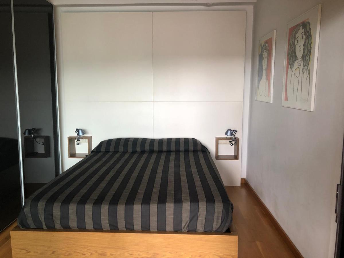 Atico De Diseno Con Terraza En El Centro De Olot Apartman Kültér fotó