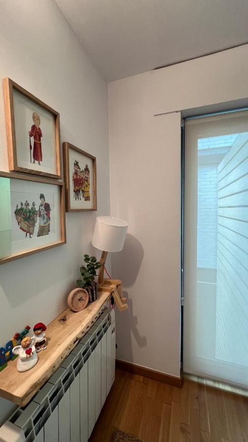 Atico De Diseno Con Terraza En El Centro De Olot Apartman Kültér fotó